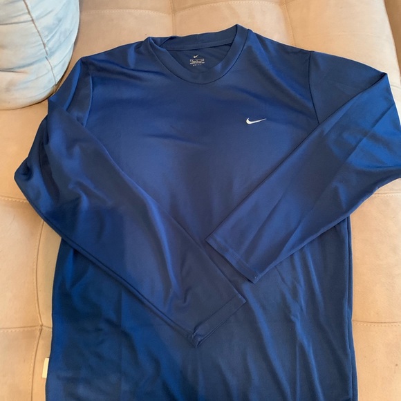 Nike Dri Fit - Picture 4 of 4